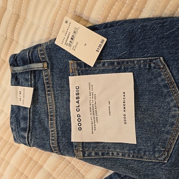 Good American Jeans - Picture 3 of 6